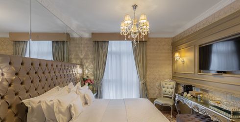hotel room image