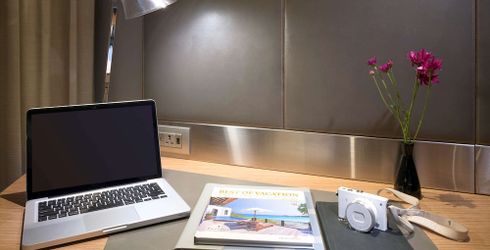 hotel room image