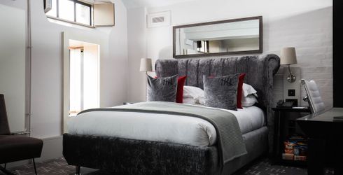 hotel room image