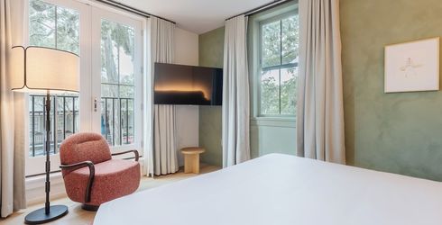 hotel room image