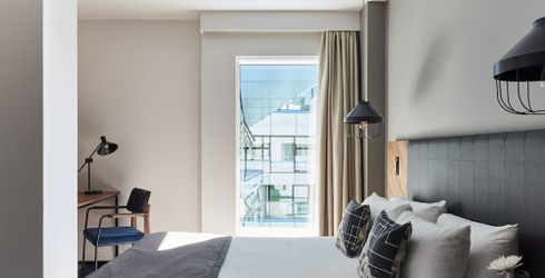 hotel room image
