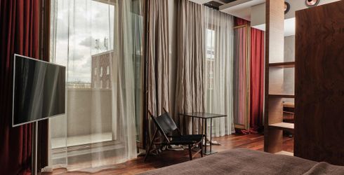 hotel room image