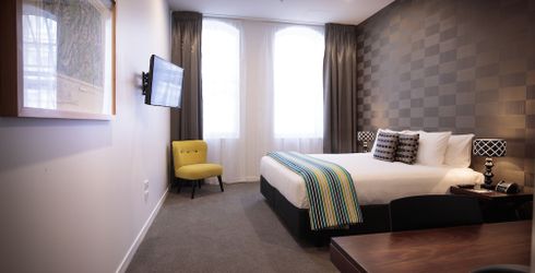 hotel room image