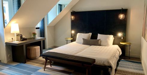 hotel room image