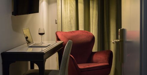 hotel room image