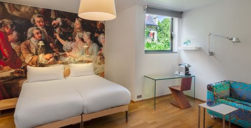 hotel room image