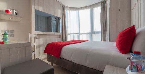 hotel room image