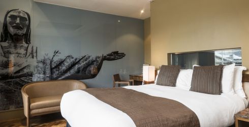 hotel room image