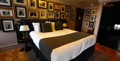 hotel room image