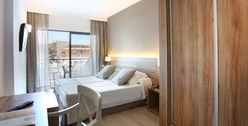 hotel room image