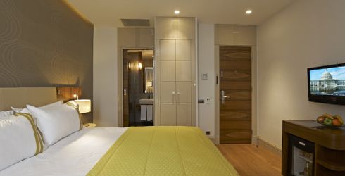 hotel room image
