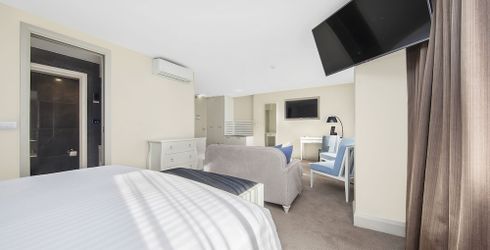 hotel room image