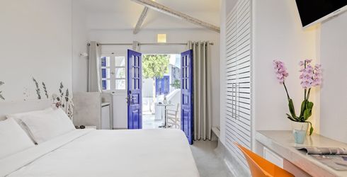 hotel room image