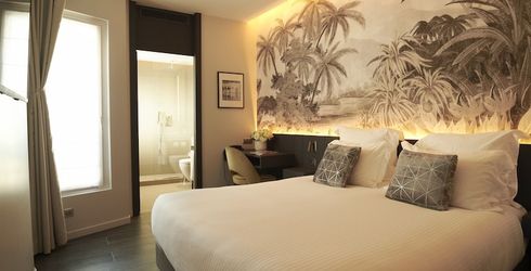 hotel room image