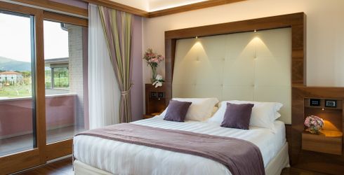 hotel room image