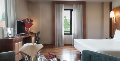 hotel room image