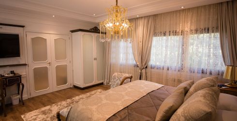 hotel room image
