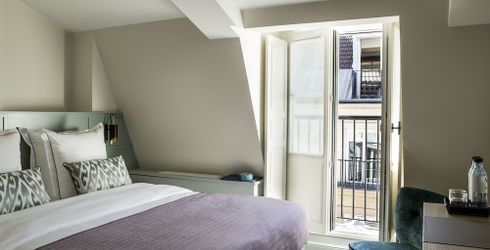 hotel room image
