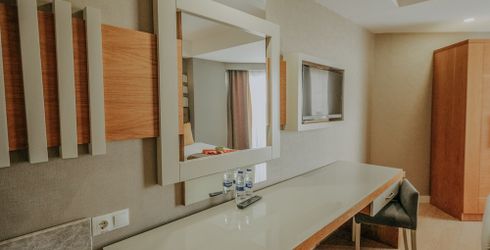 hotel room image