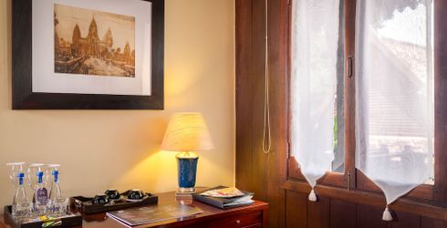 hotel room image