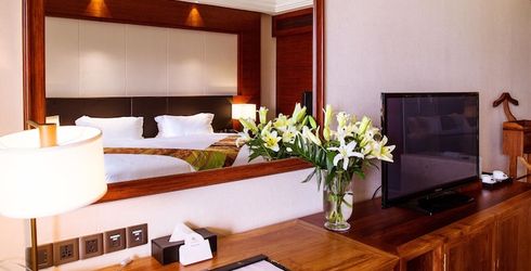 hotel room image