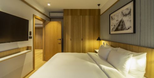hotel room image