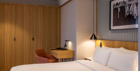 hotel room image