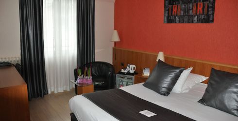 hotel room image