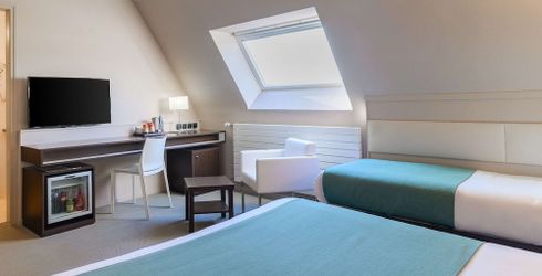 hotel room image