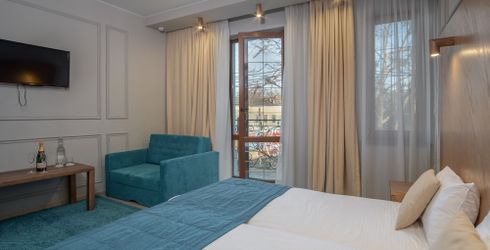 hotel room image