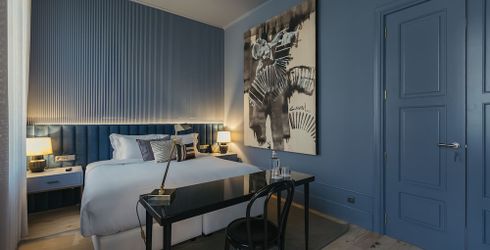 hotel room image