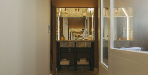 hotel room image
