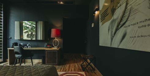 hotel room image