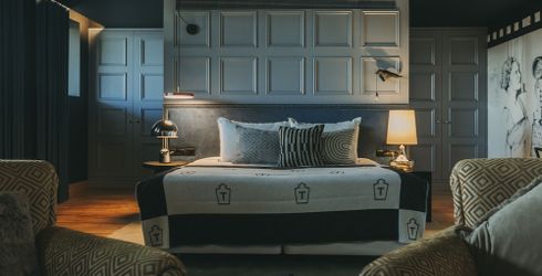 hotel room image