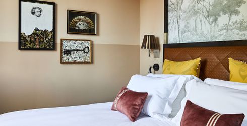 hotel room image