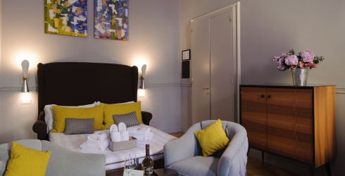 hotel room image