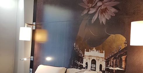 hotel room image