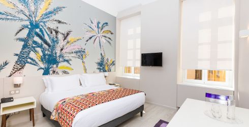 hotel room image
