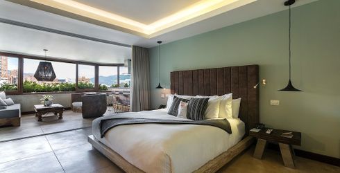 hotel room image