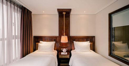hotel room image
