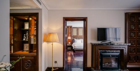hotel room image