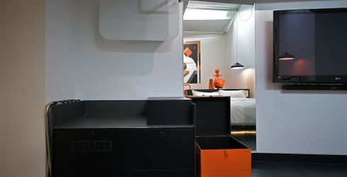 hotel room image