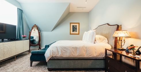 hotel room image