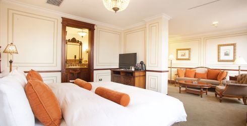 hotel room image