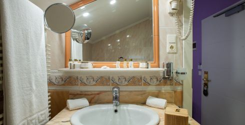 hotel room image
