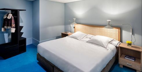 hotel room image