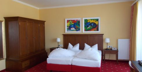 hotel room image