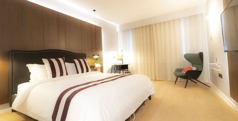 hotel room image