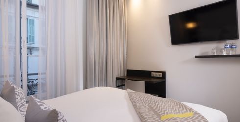 hotel room image