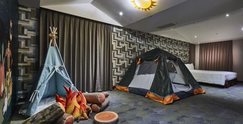 hotel room image